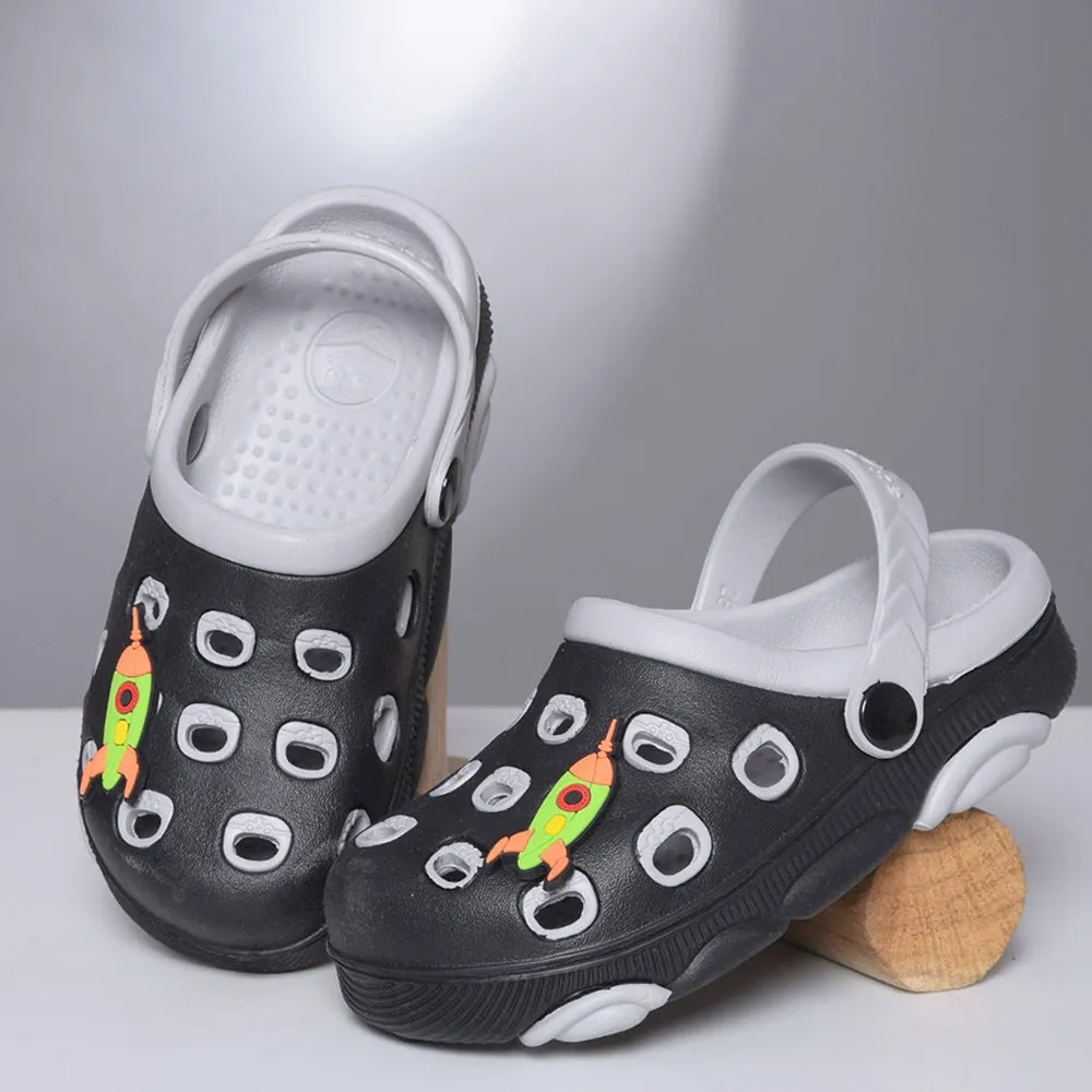 Lucy & Luke Black Casual Slingback Clogs For Kids LPMXT-823 By Liberty