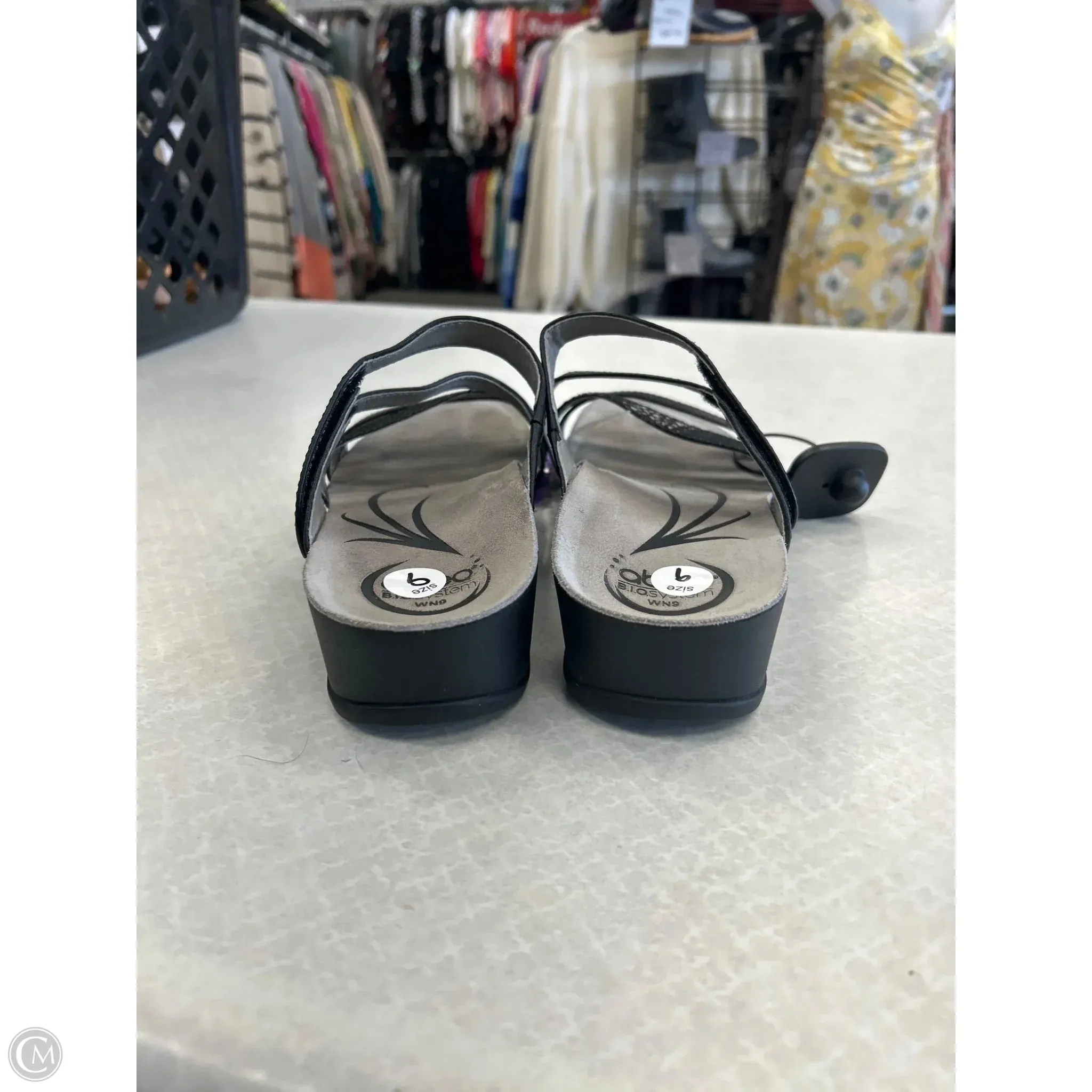 Sandals Flats By Abeo In Black, Size: 9
