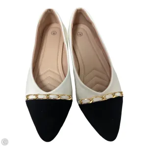 Shoes Flats By Clothes Mentor In Black & White, Size: 7