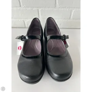 Shoes Flats By Dansko In Black, Size: 10.5