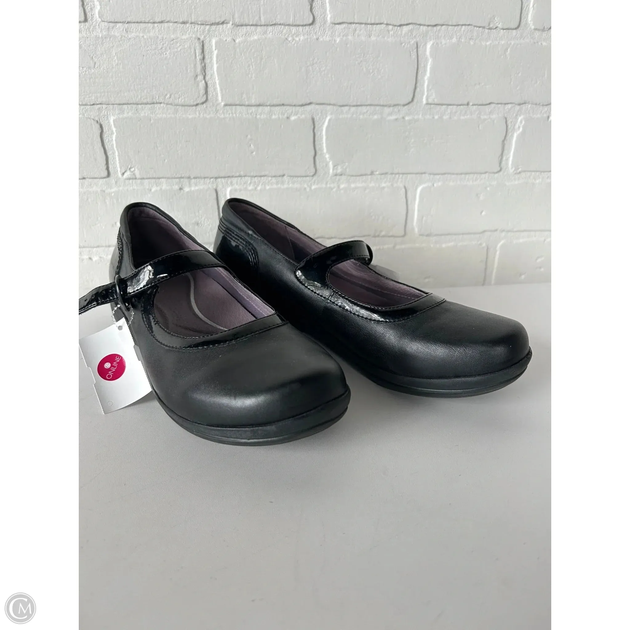 Shoes Flats By Dansko In Black, Size: 10.5