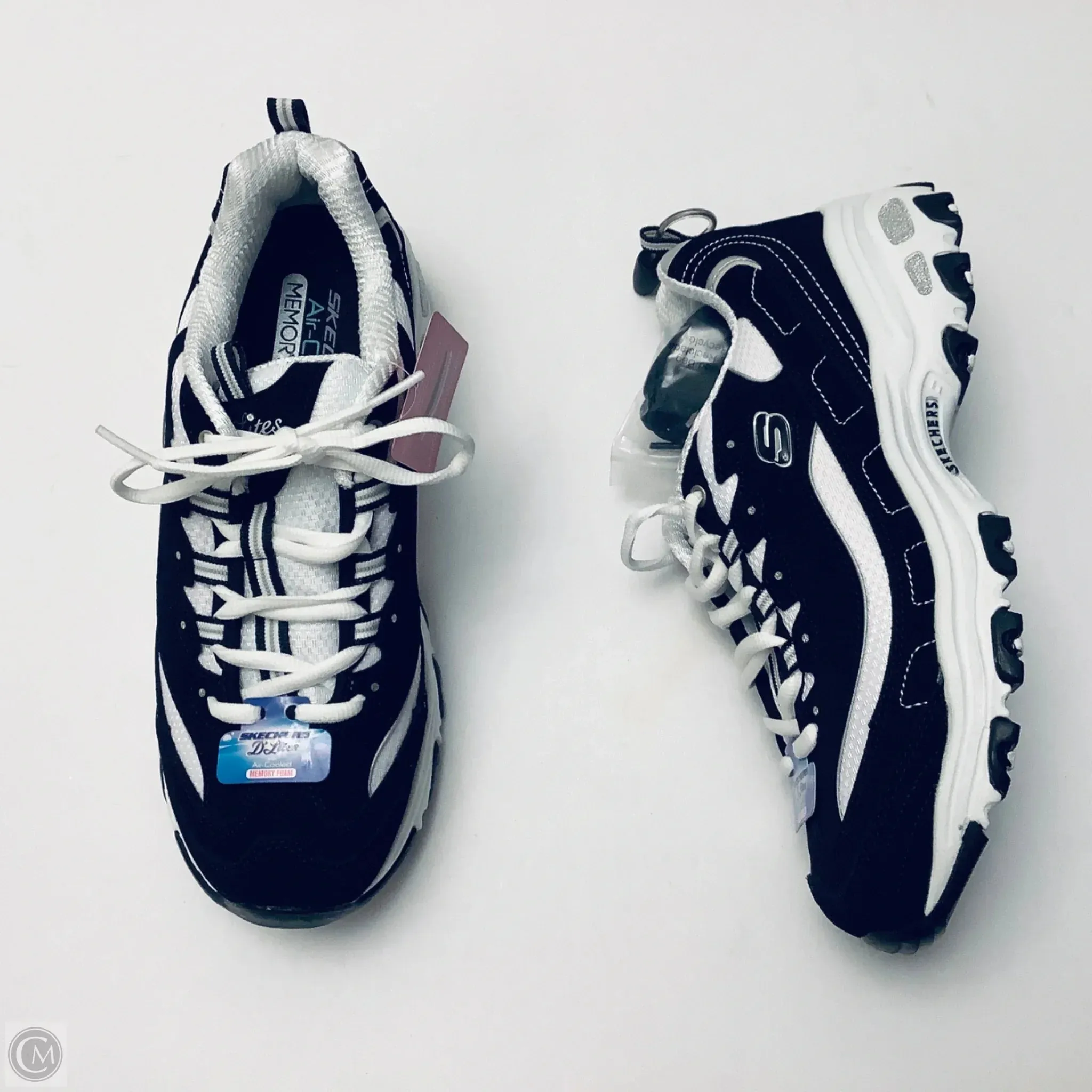 Shoes Sneakers By Skechers In Black & White, Size: 9.5