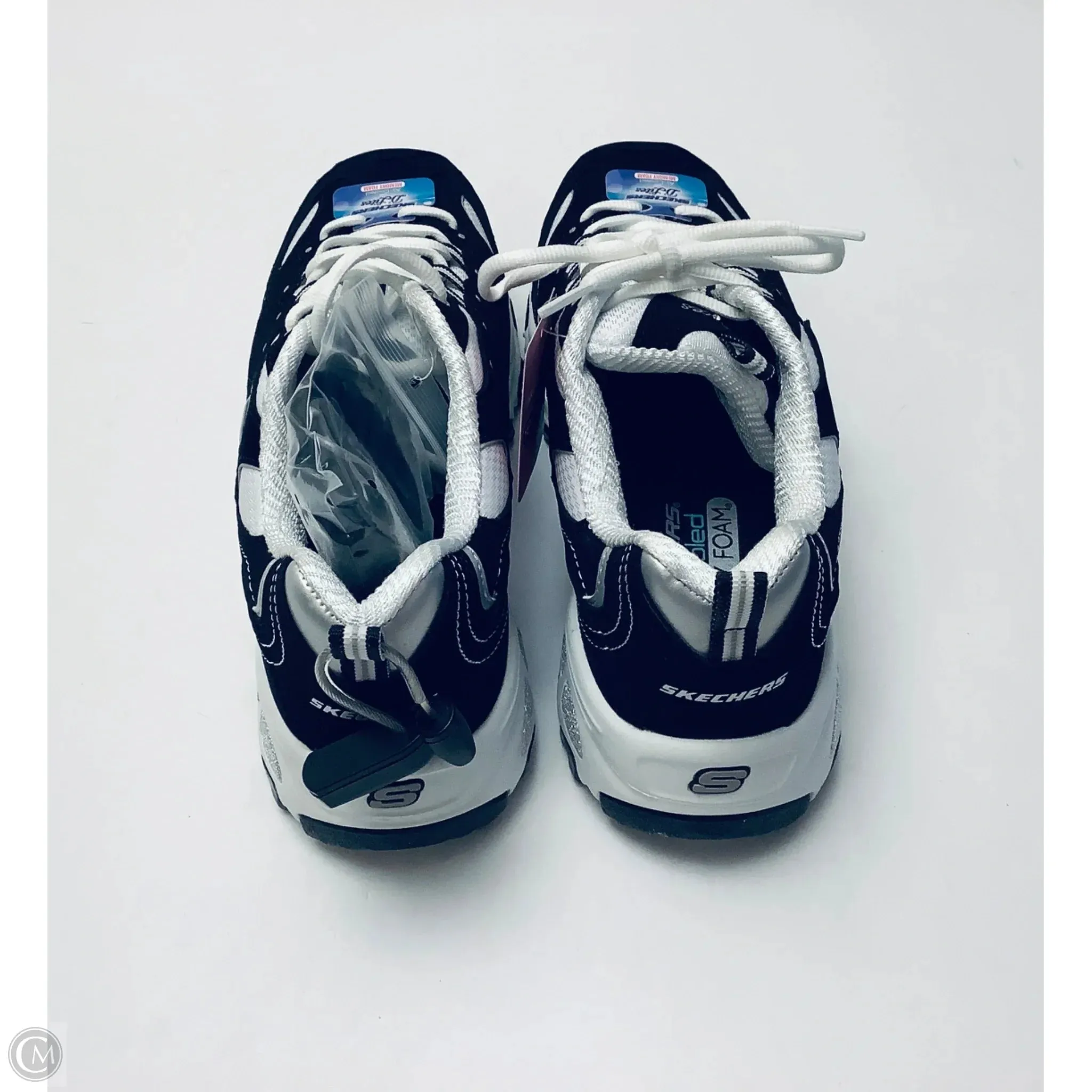Shoes Sneakers By Skechers In Black & White, Size: 9.5